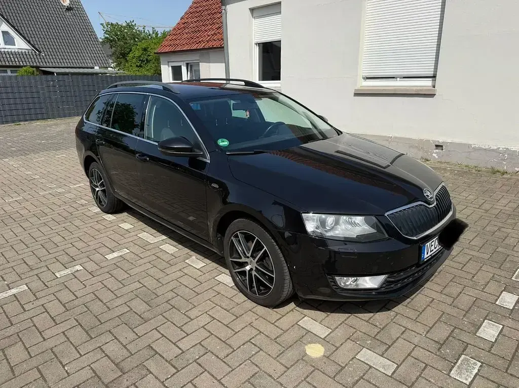 Usata Skoda Octavia Ambition 150 CV (110 kW) 2015 Nero Station wagon