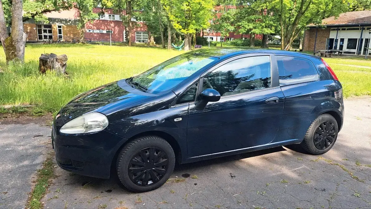 Gebraucht Fiat Punto 65 PS (47 kW) 2009 Blau Kleinwagen