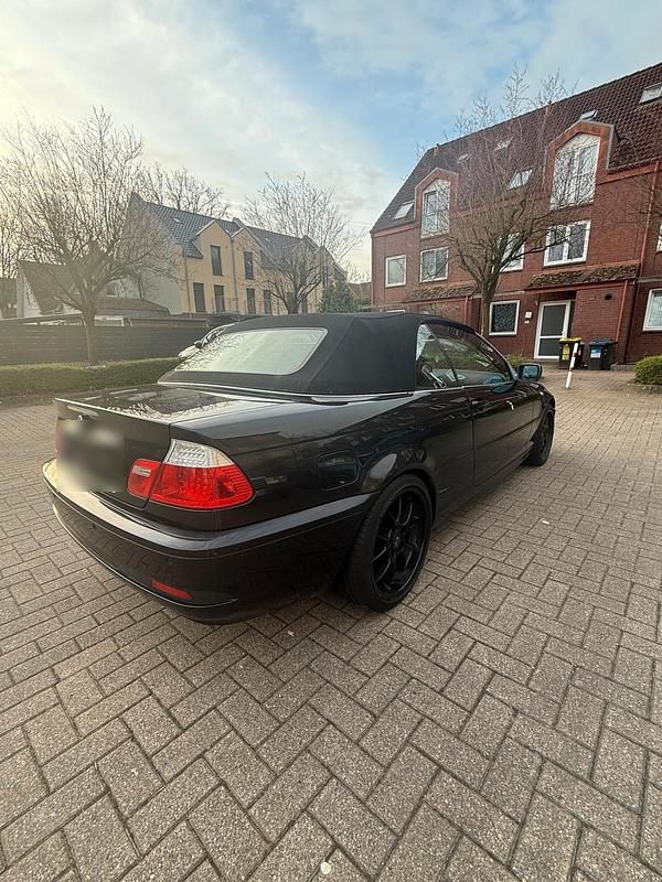 Gebraucht BMW 320 Cabriolet 170 PS (125 kW) 2005 Schwarz Cabrio