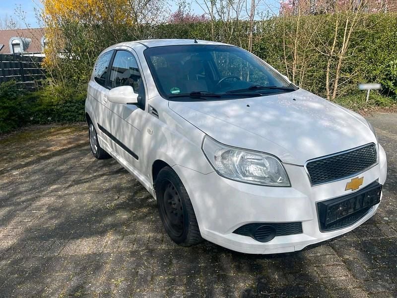 Gebraucht Chevrolet Aveo 86 PS (63 kW) 2009 Weiß Kleinwagen