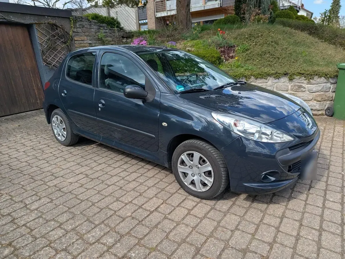 Gebraucht Peugeot 206+ 75 PS (55 kW) 2010 Grau Kleinwagen