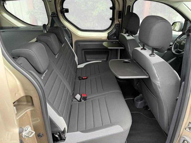 Gebraucht Dacia Dokker Stepway 131 PS (96 kW) 2020 Beige Van / Kleinbus