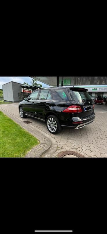 Schwarz Gebraucht 2014 Mercedes ML350 SUV | 18.900 € (Superpreis) - Bild 1/3