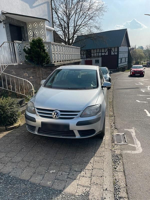 Gebraucht VW Golf V 105 PS (77 kW) 2005 Silber Kleinwagen