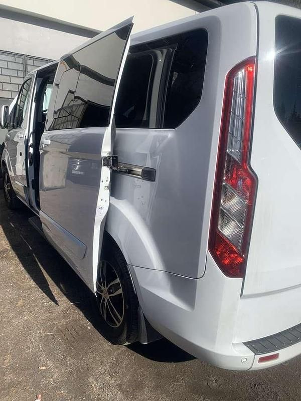 Gebraucht Ford Tourneo Titanium 170 PS (125 kW) 2017 Weiß Kombi