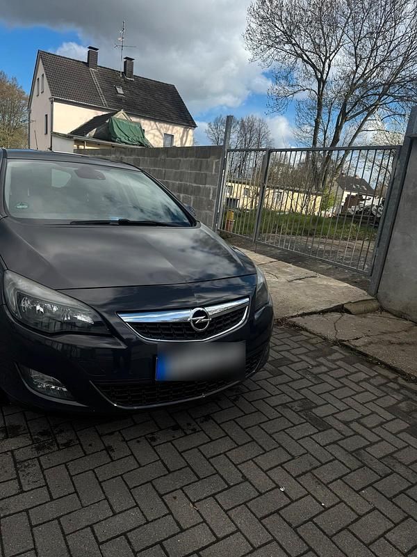 Gebraucht Opel Astra 125 PS (91 kW) 2012 Grau Kleinwagen