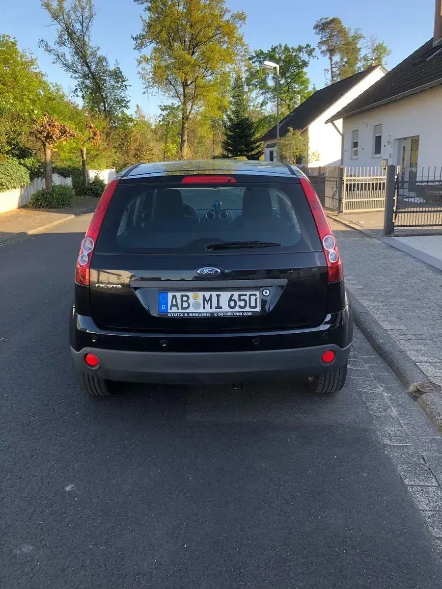Gebraucht Ford Fiesta 69 PS (50 kW) 2006 Schwarz Kleinwagen