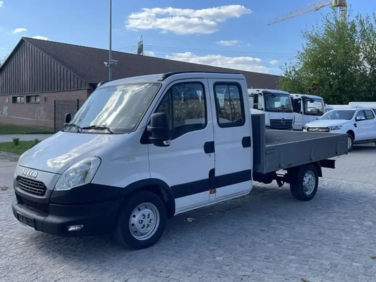 Gebraucht Iveco Daily 170 PS (125 kW) 2012 Weiß Van / Kleinbus