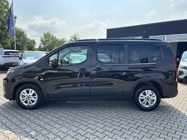 Gebraucht Peugeot Rifter Allure 131 PS (96 kW) 2026 Schwarz Van / Kleinbus