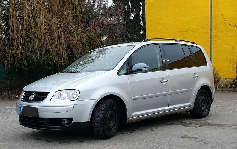 Silber Gebraucht 2004 VW Touran Basis Van / Kleinbus | 1.300 € (Guter Preis) - Bild 1/4