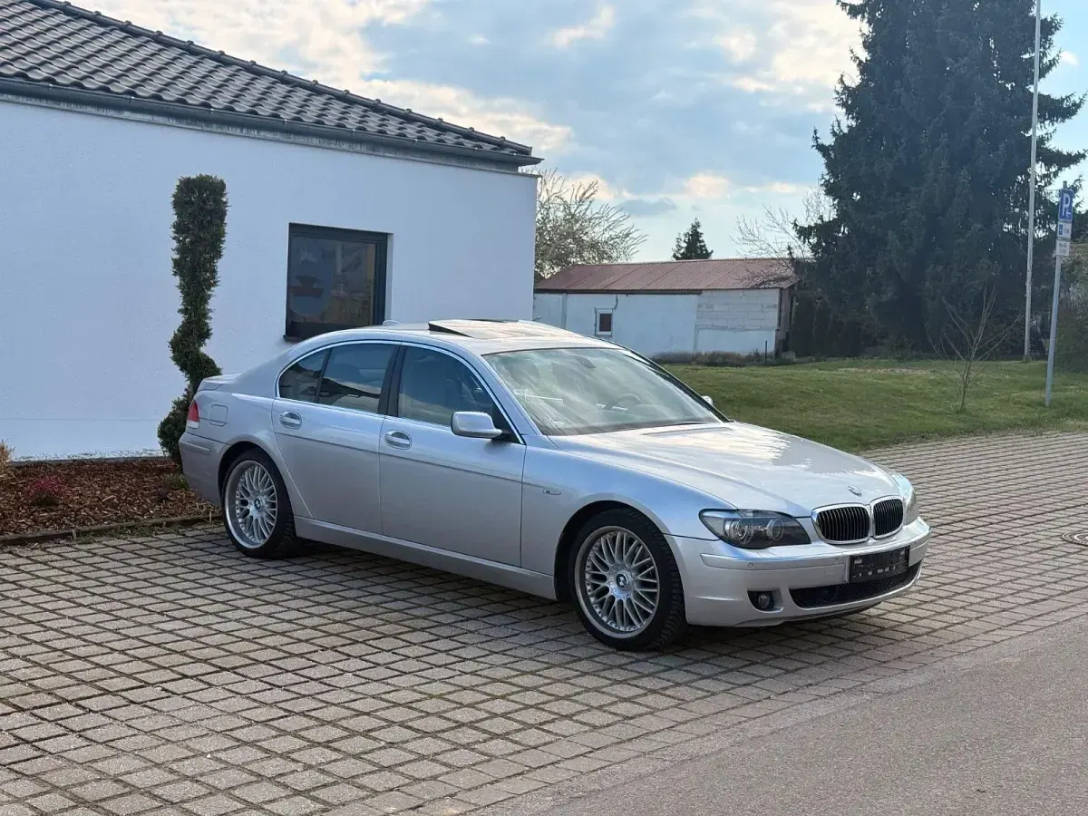 Gebraucht BMW 730 258 PS (189 kW) 2006 Silber Limousine