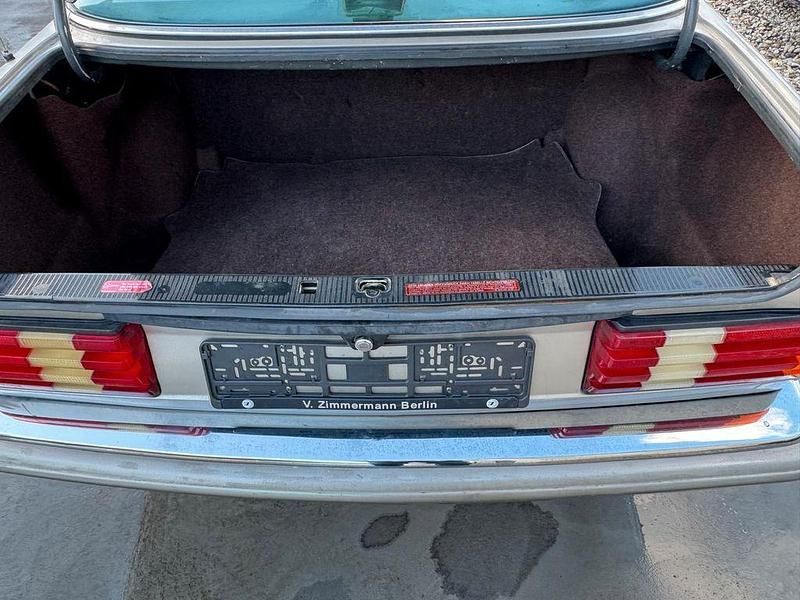 Gebraucht Mercedes E420 218 PS (160 kW) 1986 Gold Limousine