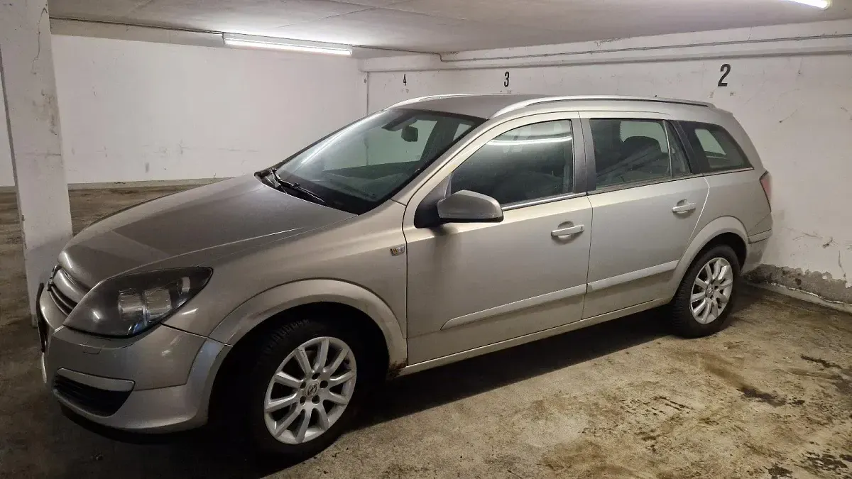 Używany Opel Astra 105 KM (77 kW) 2004 Szary Kombi