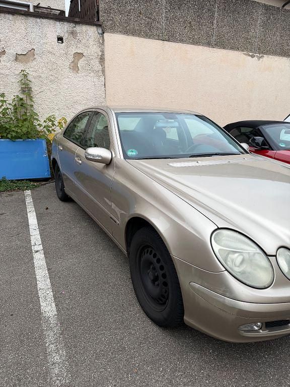 Gebraucht Mercedes E240 Classic 177 PS (130 kW) 2002 Beige Limousine