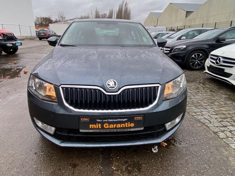 Gebraucht Skoda Octavia Ambition 105 PS (77 kW) 2015 Grau Limousine