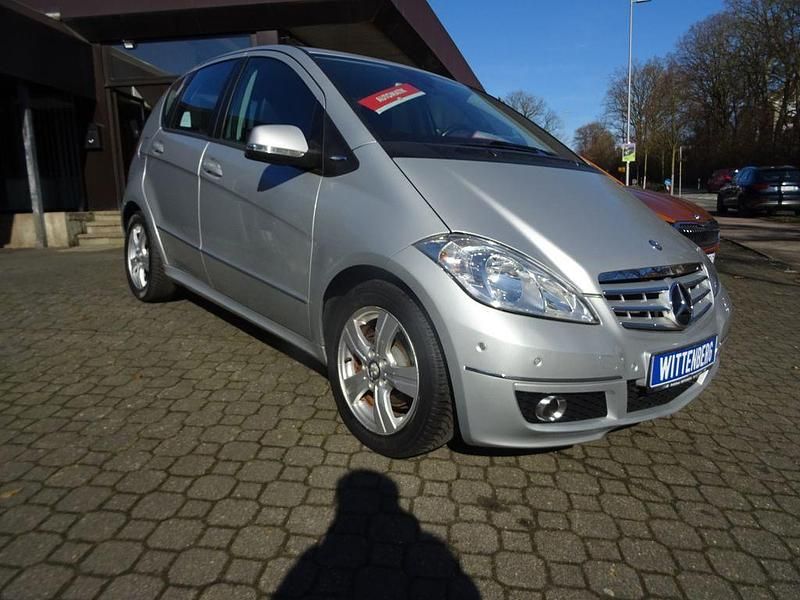 Gebraucht Mercedes A160 Avantgarde 95 PS (69 kW) 2011 Silber Limousine
