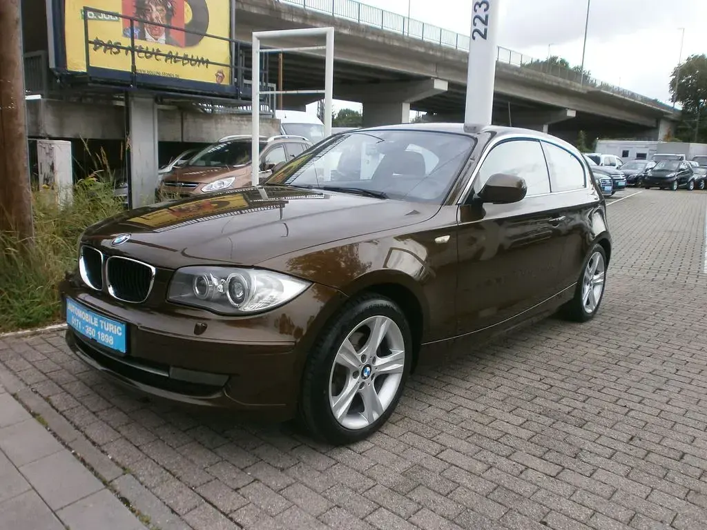 Gebraucht BMW 118 143 PS (105 kW) 2010 Braun Kleinwagen