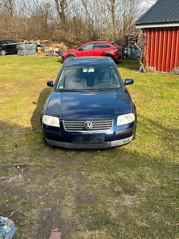 Gebraucht VW Passat 116 PS (85 kW) 2001 Blau Limousine