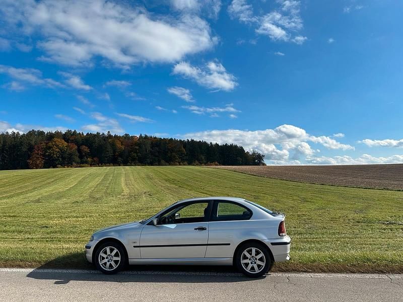 Silber Gebraucht 2003 BMW 316 Coupé | 1.450 € (Guter Preis) - Bild 1/4