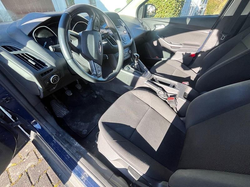 Gebraucht Ford Focus 95 PS (69 kW) 2017 Blau Kombi