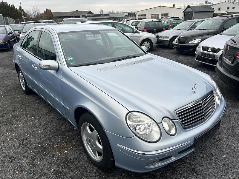 Second-hand Mercedes E200 163 CP (119 kW) 2003 Albastru Berlinǎ