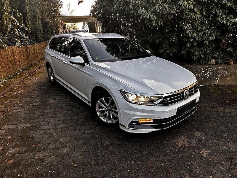 Weiß Gebraucht 2016 VW Passat Highline Kombi | 16.999 € (Etwas zu teuer) - Bild 1/4
