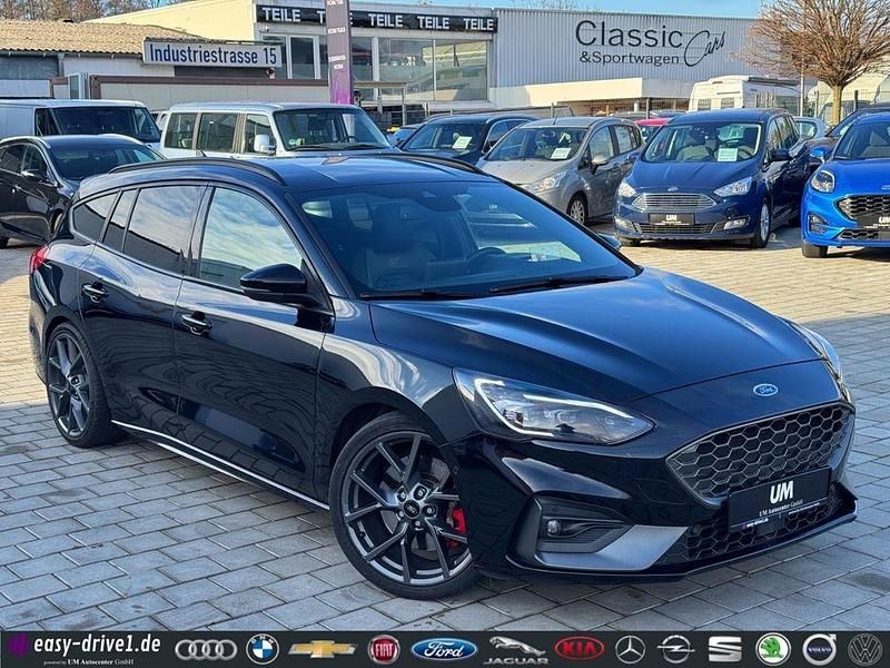 Schwarz Gebraucht 2020 Ford Focus ST Limousine | 20.990 € (Fairer Preis) - Bild 1/4