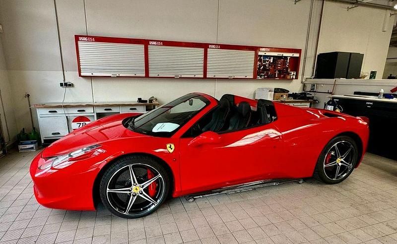 Gebraucht Ferrari 458 570 PS (419 kW) 2012 Rot Cabrio