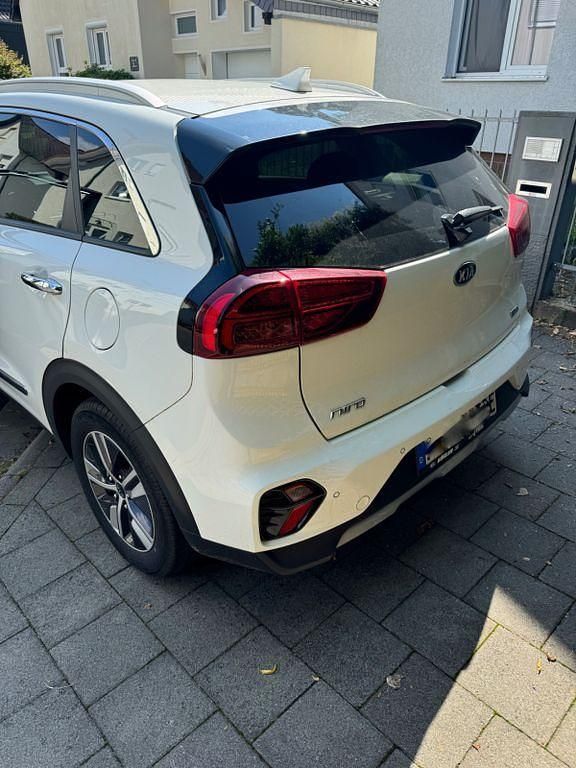Gebraucht Kia Niro Spirit 141 PS (103 kW) 2021 Weiß SUV