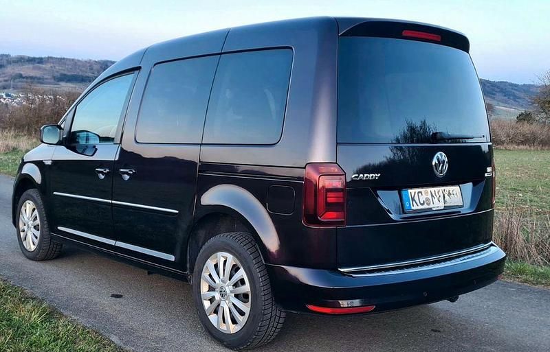 Usata VW Caddy 150 CV (110 kW) 2016 Marrone Monovolume