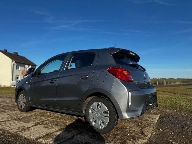 Gebraucht Mitsubishi Space Star Select 71 PS (52 kW) 2021 Grau Limousine