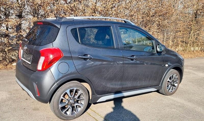 Usado Opel Karl Rocks 75 HP (55 kW) 2018 Cinzento Citadino