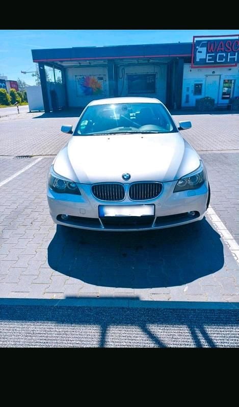 Grau Gebraucht 2004 BMW 520 Limousine | 3.500 € (Guter Preis) - Bild 1/4