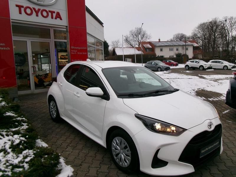 Gebraucht Toyota Yaris Comfort 72 PS (52 kW) 2022 Weiß Kleinwagen