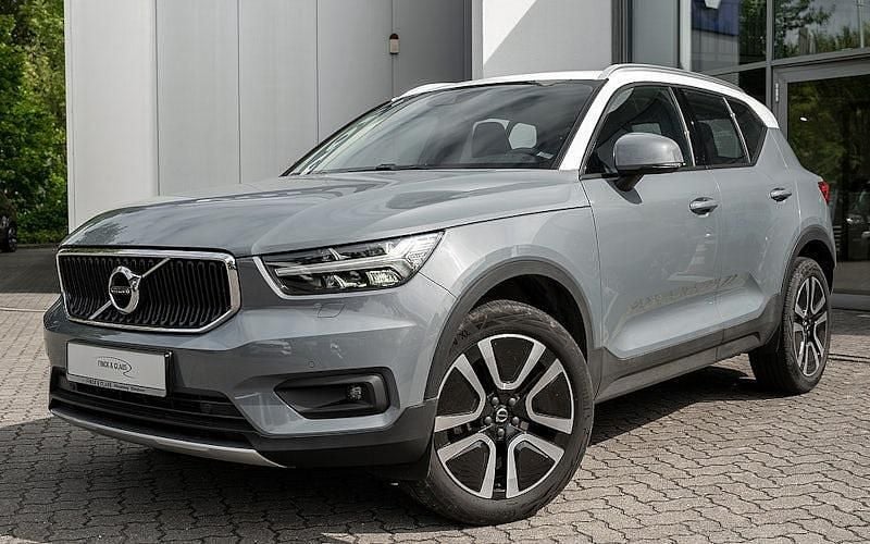 Grau Gebraucht 2021 Volvo XC40 Momentum SUV | 25.890 € (Superpreis) - Bild 1/4