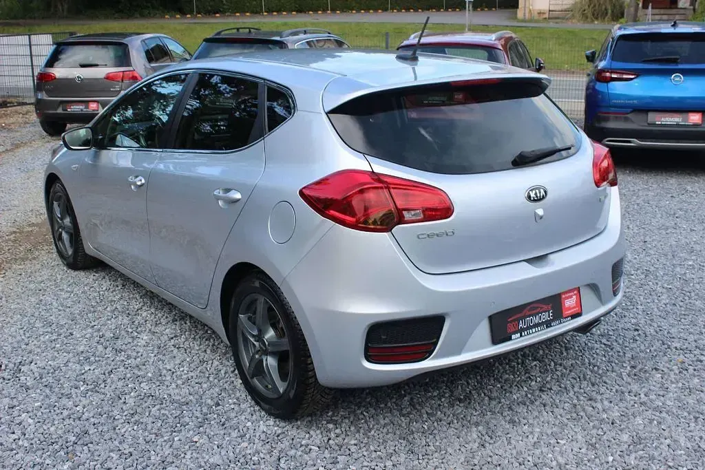 Gebraucht Kia Ceed 101 PS (74 kW) 2016 Silber Kleinwagen