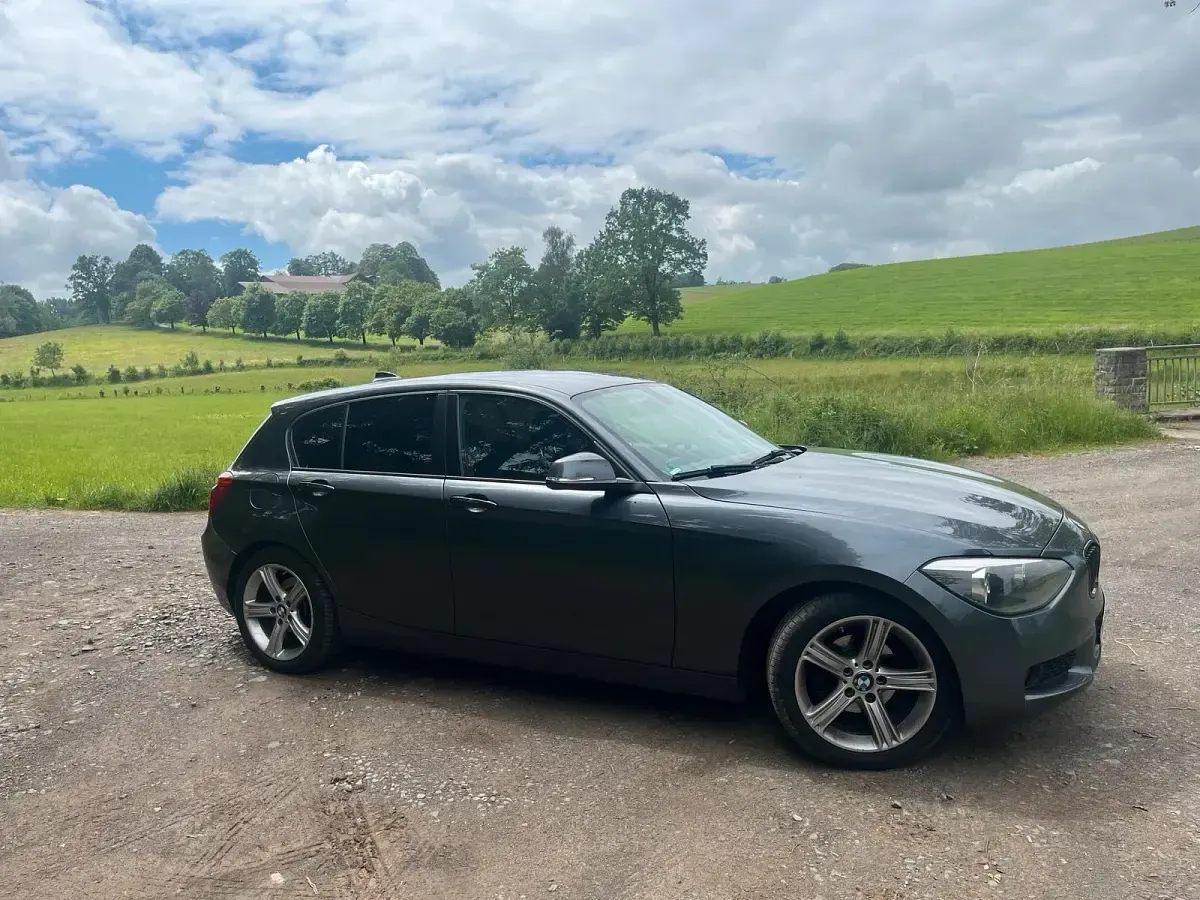 Gebraucht BMW 118 143 PS (105 kW) 2012 Grau Kleinwagen