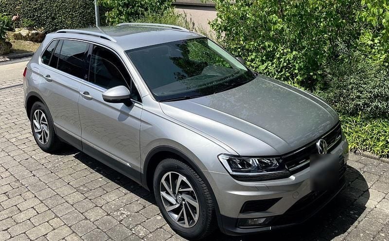Silber Gebraucht 2018 VW Tiguan Sound SUV | 17.400 € (Guter Preis) - Bild 1/4