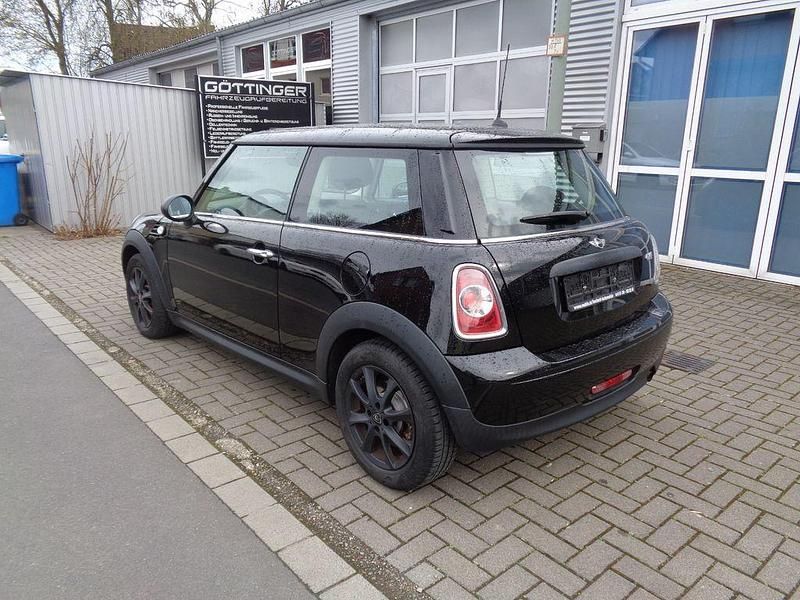 Gebraucht Mini ONE 75 PS (55 kW) 2012 Schwarz Kleinwagen