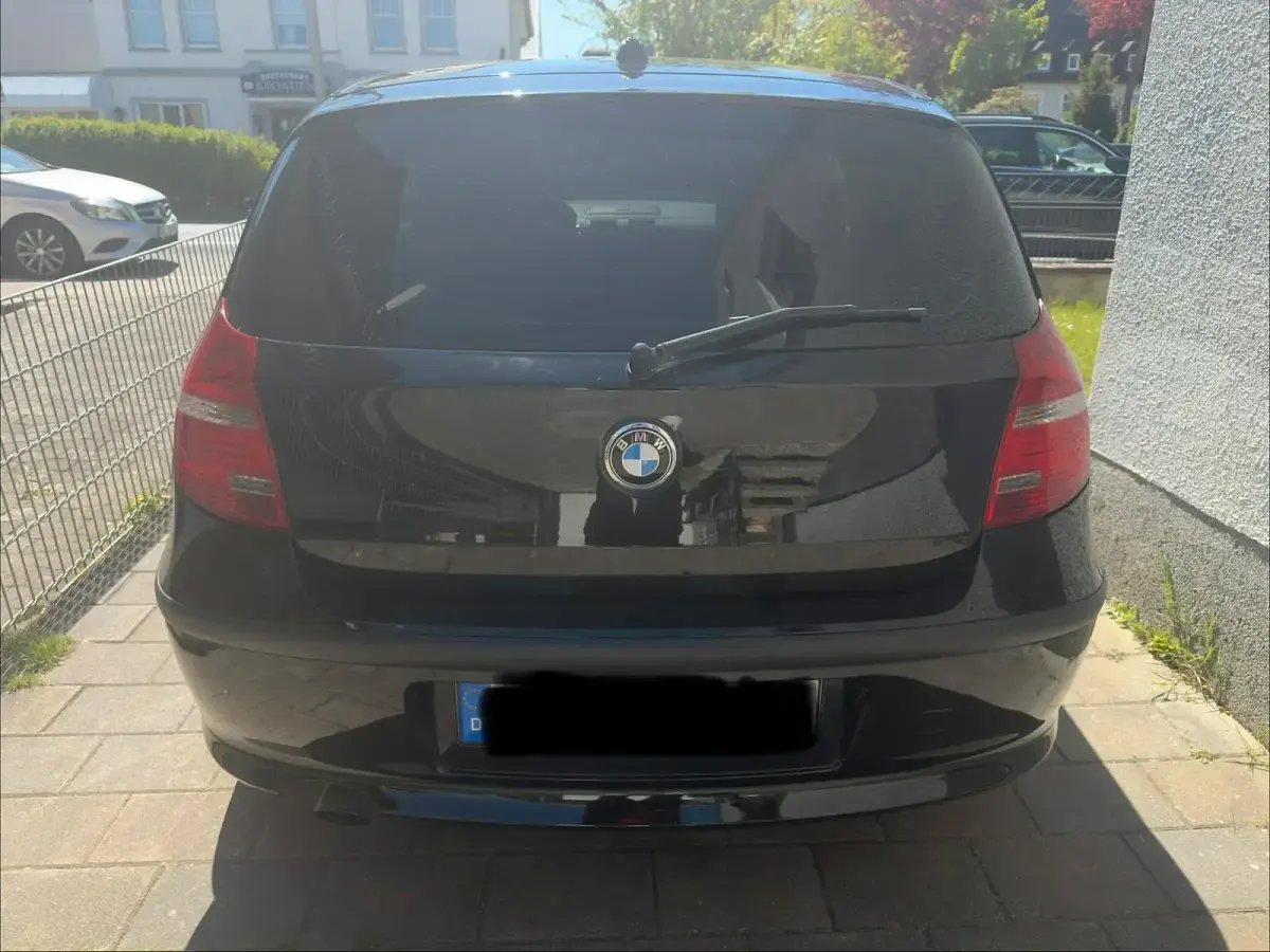 Gebraucht BMW 118 143 PS (105 kW) 2010 Schwarz Kleinwagen