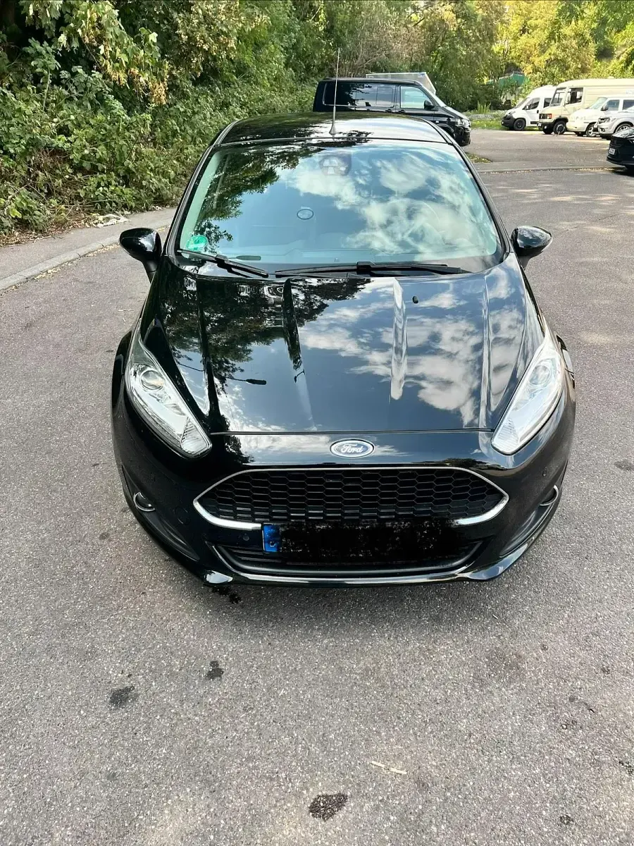 Gebraucht Ford Fiesta 101 PS (74 kW) 2017 Schwarz Kleinwagen