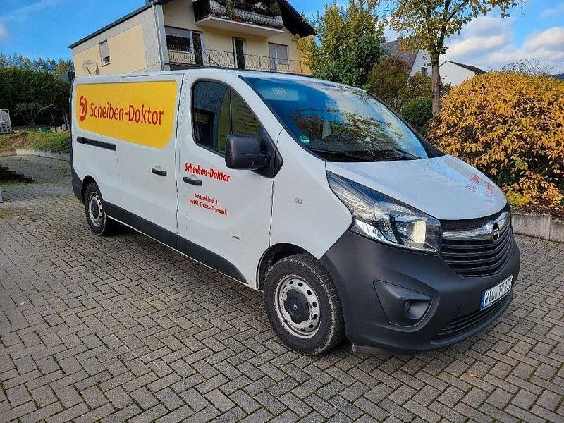 Weiß Gebraucht 2015 Opel Vivaro Van | 10.900 € (Fairer Preis) - Bild 1/4
