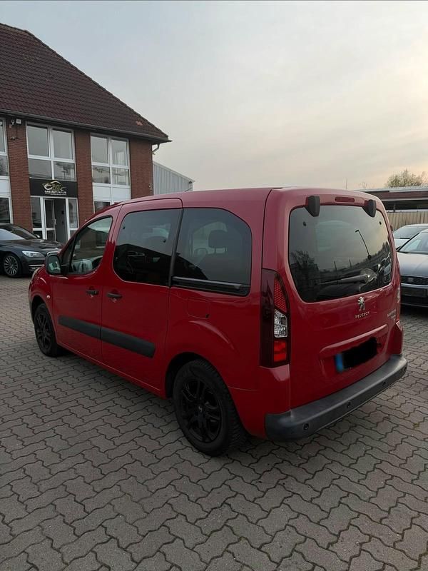 Gebraucht Peugeot TePee 92 PS (67 kW) 2014 Van / Kleinbus