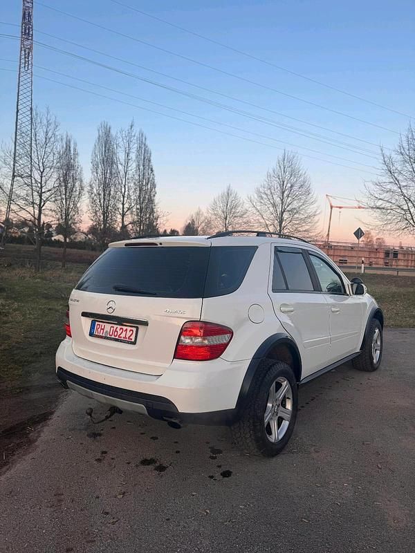 Gebraucht Mercedes ML280 190 PS (139 kW) 2008 Weiß SUV
