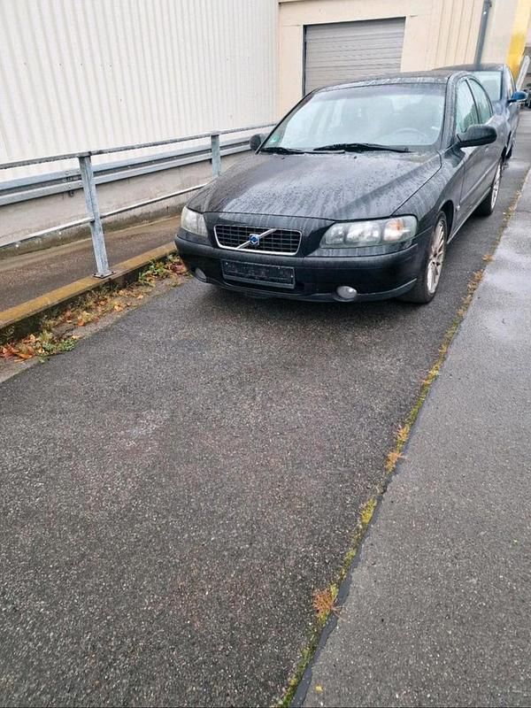 Schwarz Gebraucht 2001 Volvo S60 Limousine | 1.990 € - Bild 1/4