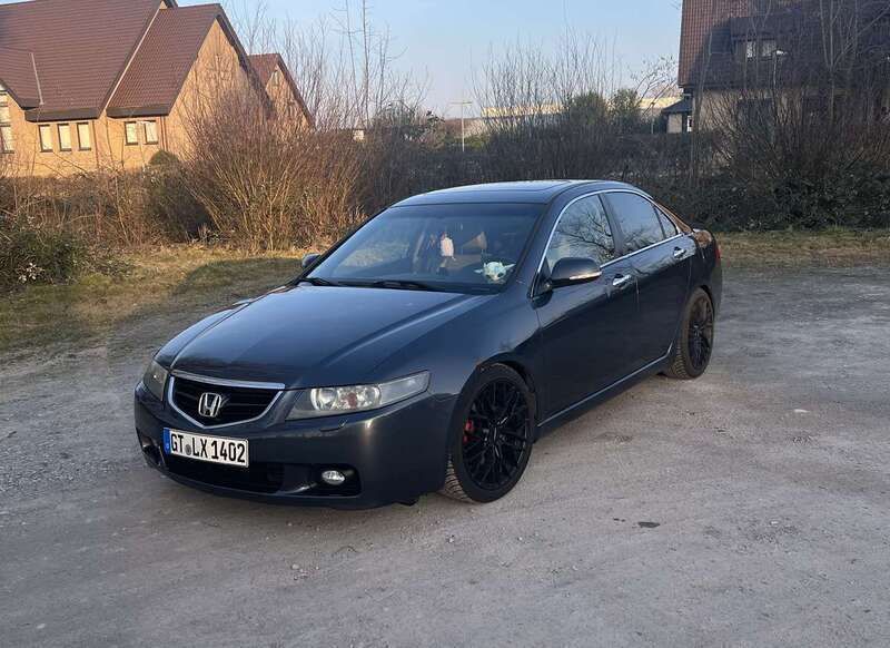 Grau Gebraucht 2004 Honda Accord Comfort Limousine | 3.500 € (Teuer) - Bild 1/4