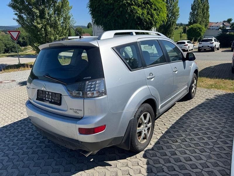 Gebraucht Mitsubishi Outlander Inform 170 PS (125 kW) 2010 Silber SUV