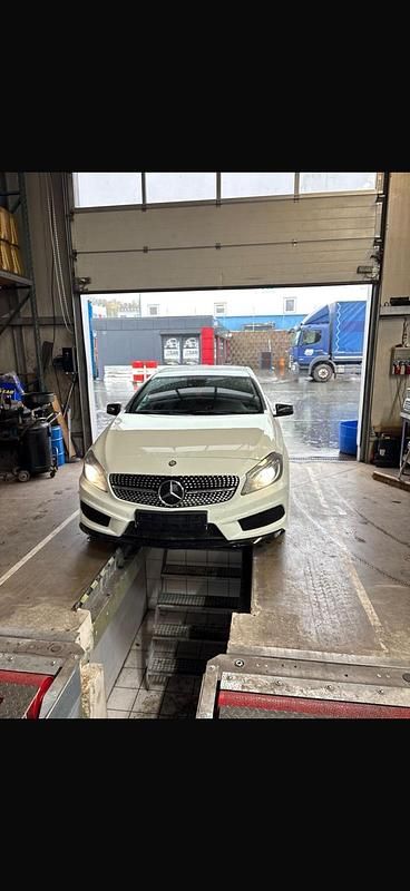 Second-hand Mercedes A220 169 CP (124 kW) 2013 Alb Hatchback
