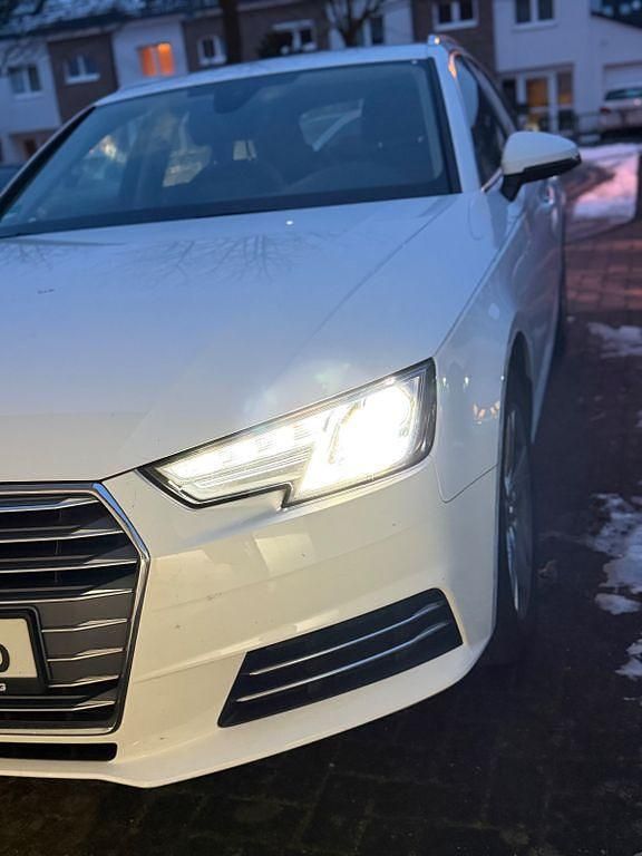 Gebraucht Audi A4 Sport 150 PS (110 kW) 2017 Weiß Kombi