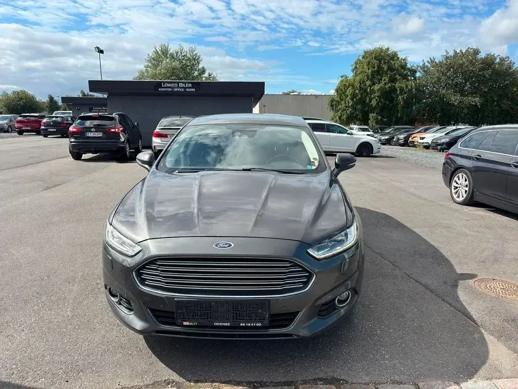 Gebraucht Ford Mondeo Titanium 160 PS (117 kW) 2016 Grau Limousine